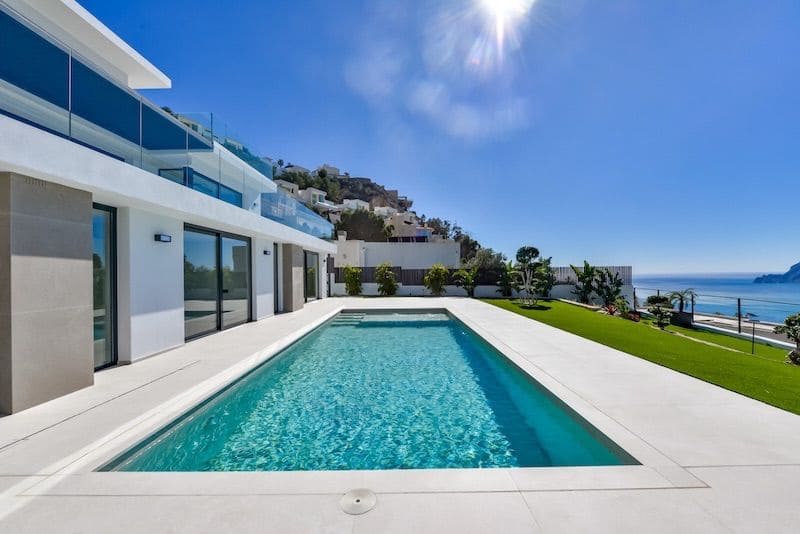 5 bedroom Villa for sale in Altea with pool garage - € 2,690,000 (Ref: 8866833)