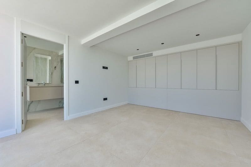 5 bedroom Villa for sale in Altea with pool garage - € 2,690,000 (Ref: 8866833)