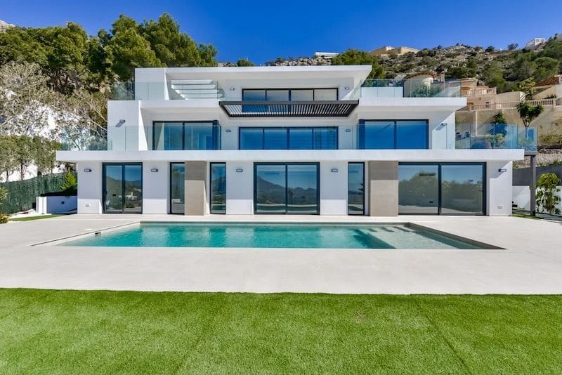 5 bedroom Villa for sale in Altea with pool garage - € 2,690,000 (Ref: 8866833)