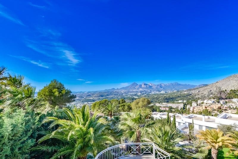 8 sypialnia Willa na sprzedaż w Altea z basenem garażem - 2 650 000 € (Ref: 8866837)