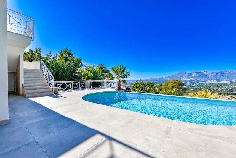 8 sypialnia Willa na sprzedaż w Altea z basenem garażem - 2 650 000 € (Ref: 8866837)