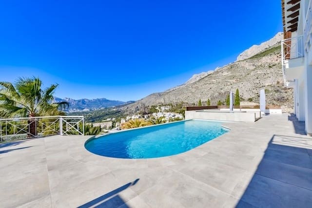 8 sypialnia Willa na sprzedaż w Altea z basenem garażem - 2 650 000 € (Ref: 8866837)