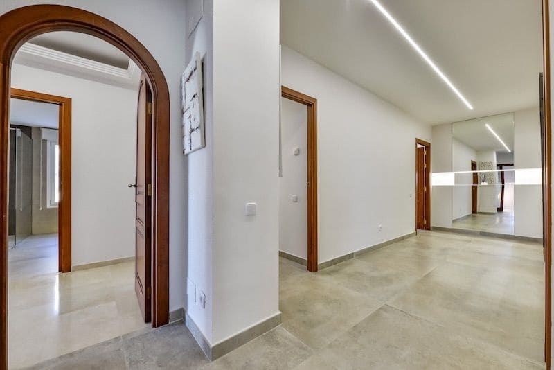 8 sypialnia Willa na sprzedaż w Altea z basenem garażem - 2 650 000 € (Ref: 8866837)