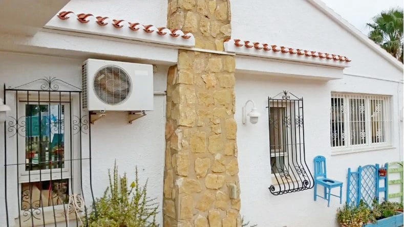 4 bedroom Villa for sale in Denia with pool garage - € 685,000 (Ref: 8896245)