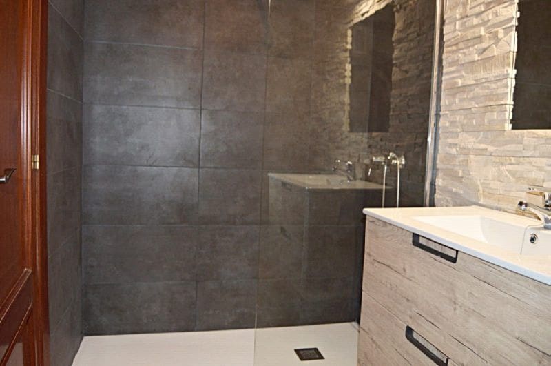 3 makuuhuone Huoneisto myytävänä paikassa Benidorm mukana uima-altaan 
autotalli - 500 000 € (Ref: 8901742)