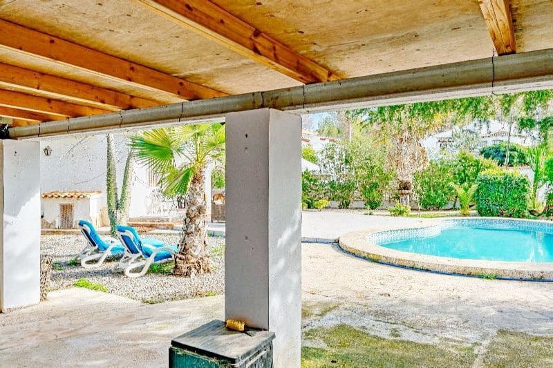 Chalet de 2 habitaciones en Moraira en venta con piscina garaje - 550.000 € (Ref: 8942707)