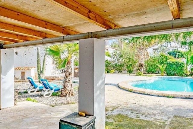 Chalet de 2 habitaciones en Moraira, Teulada-Moraira en venta con piscina garaje - 550.000 € (Ref: 8942707)