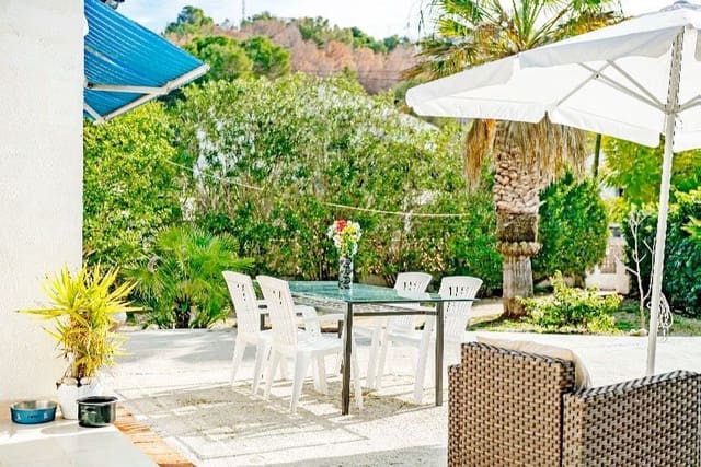 Chalet de 2 habitaciones en Moraira, Teulada-Moraira en venta con piscina garaje - 550.000 € (Ref: 8942707)