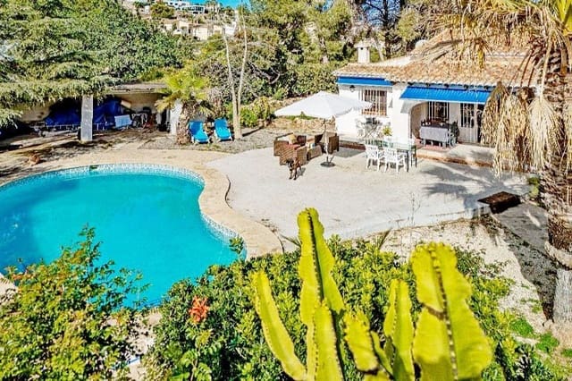Chalet de 2 habitaciones en Moraira, Teulada-Moraira en venta con piscina garaje - 550.000 € (Ref: 8942707)