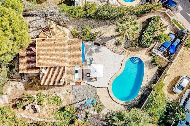 Chalet de 2 habitaciones en Moraira, Teulada-Moraira en venta con piscina garaje - 550.000 € (Ref: 8942707)