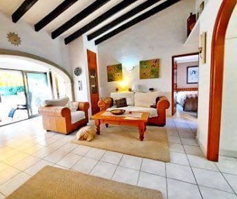 2 soveværelse Semi-Rækkehus til salg i Moraira med swimmingpool garage - € 310.000 (Ref: 8945899)