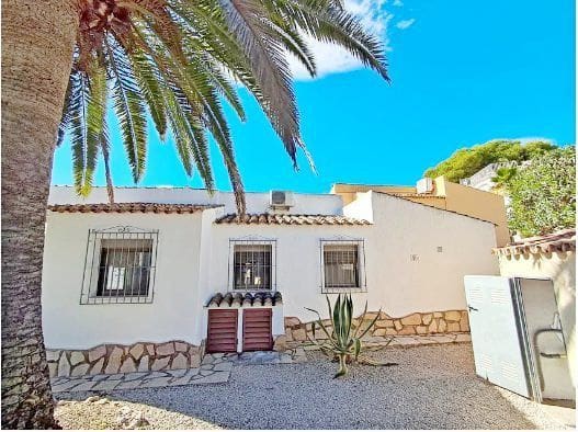 2 soveværelse Semi-Rækkehus til salg i Moraira med swimmingpool garage - € 310.000 (Ref: 8945899)