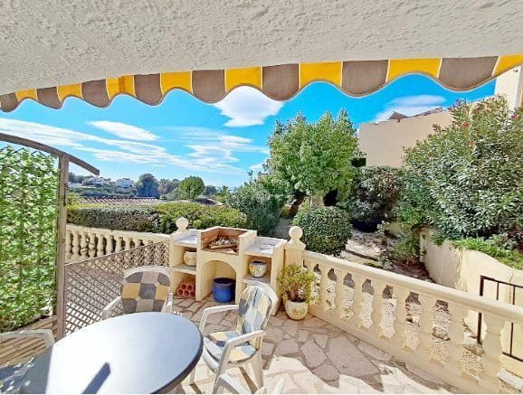 2 soveværelse Semi-Rækkehus til salg i Moraira med swimmingpool garage - € 310.000 (Ref: 8945899)