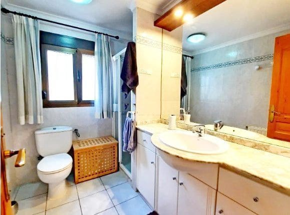 2 soveværelse Semi-Rækkehus til salg i Moraira med swimmingpool garage - € 310.000 (Ref: 8945899)