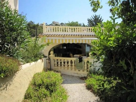 2 soveværelse Semi-Rækkehus til salg i Moraira med swimmingpool garage - € 310.000 (Ref: 8945899)
