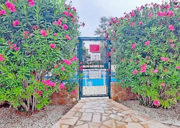 2 soveværelse Semi-Rækkehus til salg i Moraira med swimmingpool garage - € 310.000 (Ref: 8945899)