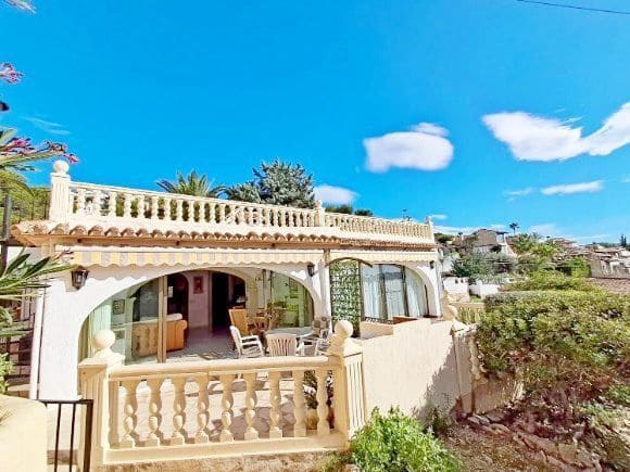2 soveværelse Semi-Rækkehus til salg i Moraira med swimmingpool garage - € 310.000 (Ref: 8945899)