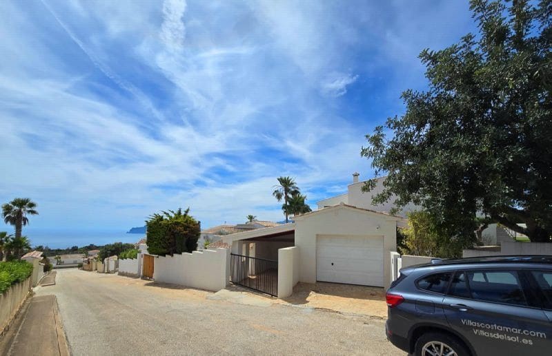 5 quarto Moradia para venda em Cumbre del Sol com piscina garagem - 1 890 000 € (Ref: 8950042)