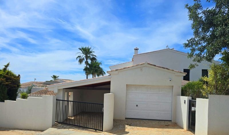 5 quarto Moradia para venda em Cumbre del Sol com piscina garagem - 1 890 000 € (Ref: 8950042)