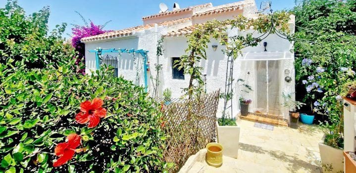 3 sypialnia Willa na sprzedaż w Adsubia z basenem garażem - 695 000 € (Ref: 8956606)