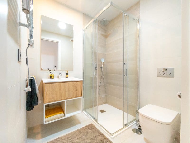 2 bedroom Apartment for sale in Benidorm with pool garage - € 635,000 (Ref: 9074839)