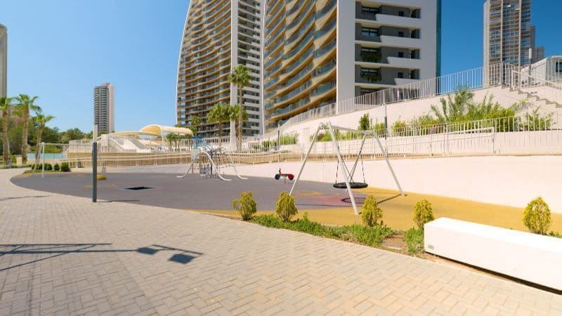 2 bedroom Apartment for sale in Benidorm with pool garage - € 635,000 (Ref: 9074839)