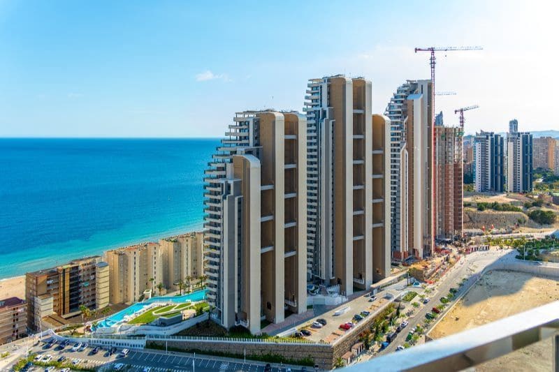 2 bedroom Apartment for sale in Benidorm with pool garage - € 635,000 (Ref: 9074839)