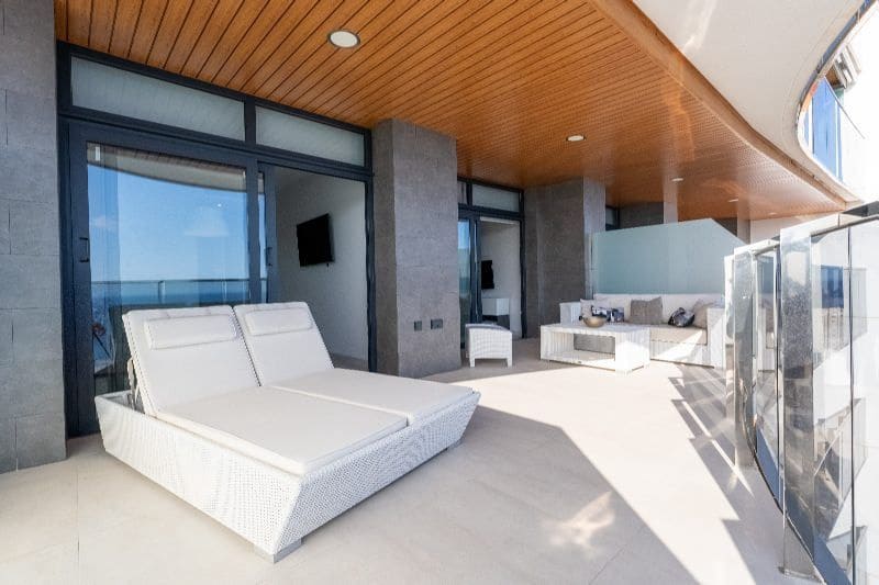 2 bedroom Apartment for sale in Benidorm with pool garage - € 635,000 (Ref: 9074839)