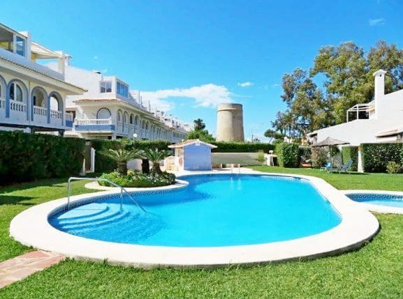2 bedroom Apartment for sale in Denia with pool garage - € 315,000 (Ref: 9113792)