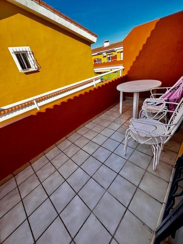 Pareado de 3 habitaciones en Dénia en venta con piscina garaje - 280.000 € (Ref: 9126502)