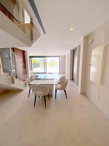 4 makuuhuone Huoneisto myytävänä paikassa Playa Poniente, Benidorm mukana uima-altaan 
autotalli - 1 650 000 € (Ref: 9146727)