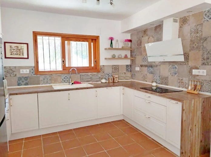 3 soveværelse Semi-Rækkehus til salg i Moraira med swimmingpool garage - € 548.000 (Ref: 9160775)