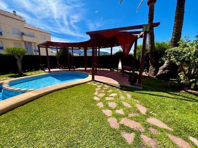 2 makuuhuone Huoneisto myytävänä paikassa Denia mukana uima-altaan 
autotalli - 340 000 € (Ref: 9202160)