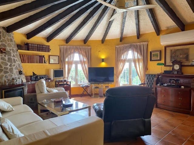 3 sovrum Villa till salu i Maryvilla, Calpe / Calp med pool garage - 520 000 € (Ref: 9217003)