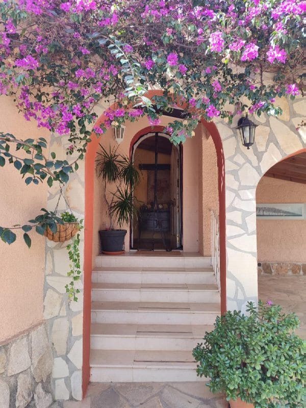 3 sovrum Villa till salu i Calpe / Calp med pool garage - 520 000 € (Ref: 9217003)