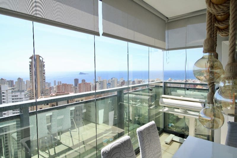 2 bedroom Penthouse for sale in Benidorm with pool garage - € 565,000 (Ref: 9269146)