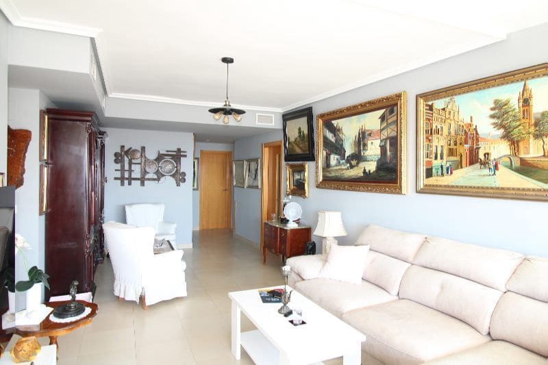 2 bedroom Penthouse for sale in Benidorm with pool garage - € 565,000 (Ref: 9269146)