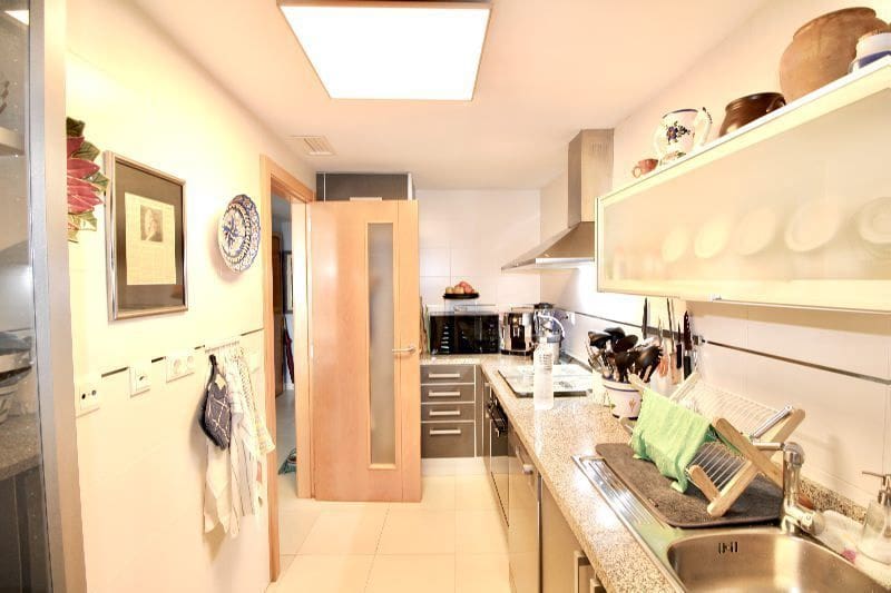 2 bedroom Penthouse for sale in Benidorm with pool garage - € 565,000 (Ref: 9269146)