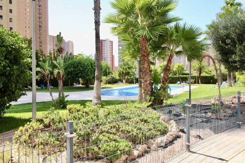 2 bedroom Penthouse for sale in Benidorm with pool garage - € 565,000 (Ref: 9269146)