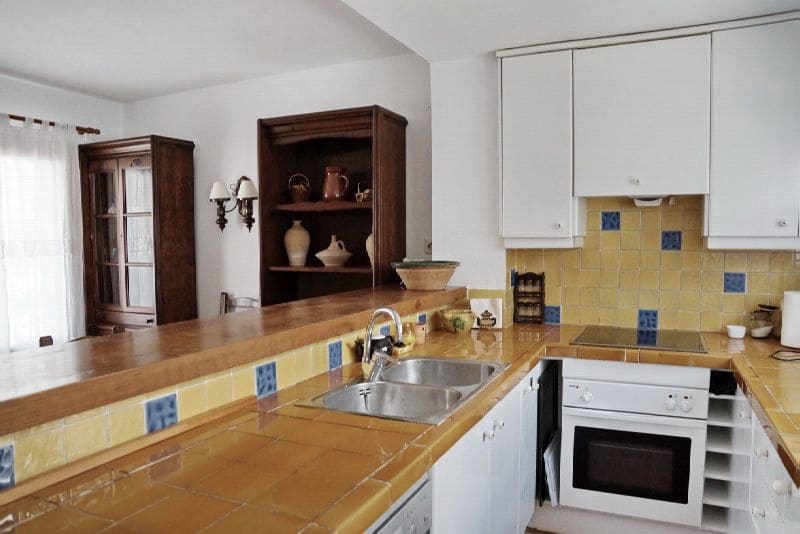 3 soveværelse Semi-Rækkehus til leje i Denia med swimmingpool garage - € 1.400 (Ref: 9272053)