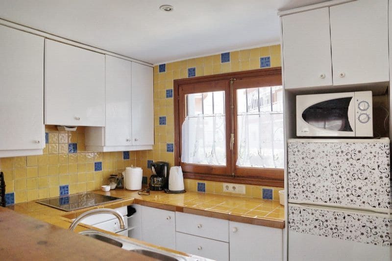 3 soveværelse Semi-Rækkehus til leje i Denia med swimmingpool garage - € 1.400 (Ref: 9272053)