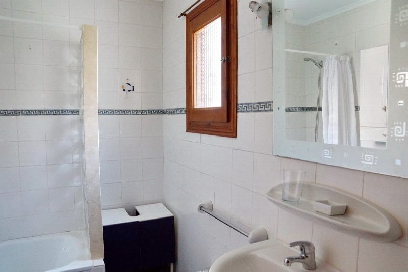 3 soveværelse Semi-Rækkehus til leje i Denia med swimmingpool garage - € 1.400 (Ref: 9272053)