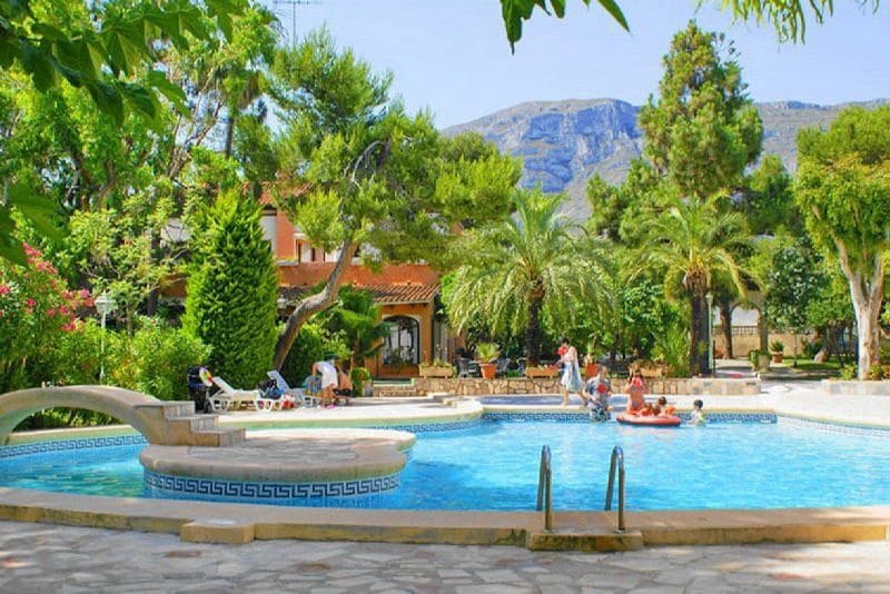 3 soveværelse Semi-Rækkehus til leje i Denia med swimmingpool garage - € 1.400 (Ref: 9272053)