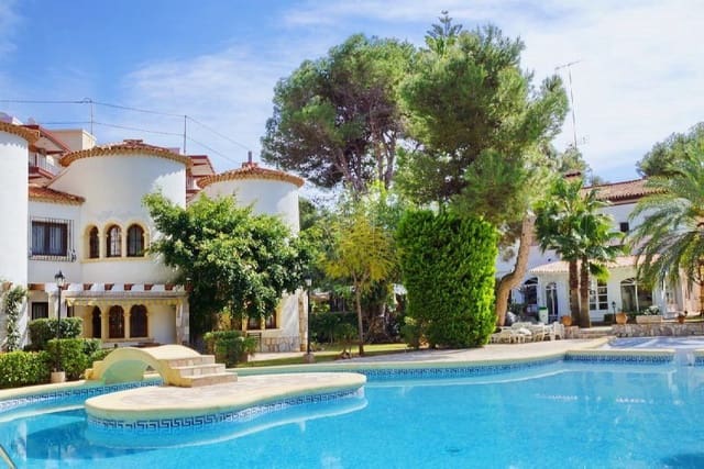 3 bedroom Semi-detached Villa for rent in Las Rotas / Les Rotes, Dénia with pool garage - € 1,400 (Ref: 9272053)