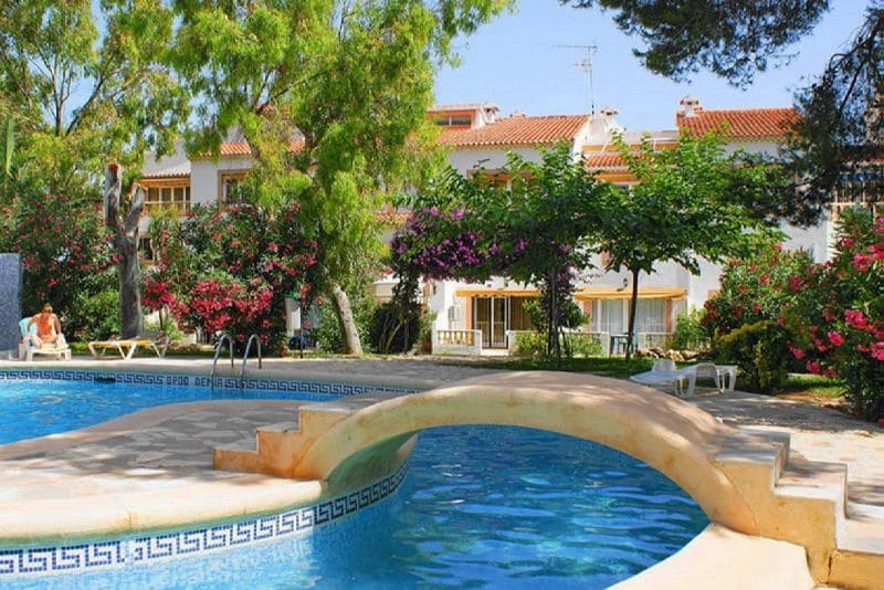 3 soveværelse Semi-Rækkehus til leje i Denia med swimmingpool garage - € 1.400 (Ref: 9272053)