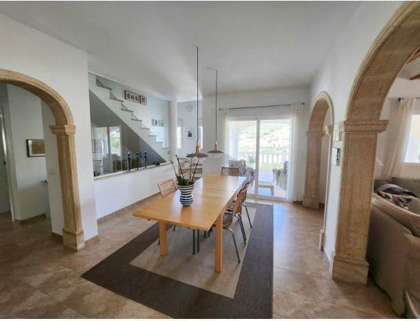 Chalet de 4 habitaciones en Moraira en venta con piscina garaje - 850.000 € (Ref: 9355459)