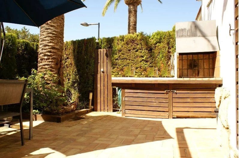 3 camera da letto Villetta Bifamiliare in vendita in Denia con piscina garage - 320.000 € (Rif: 9361892)