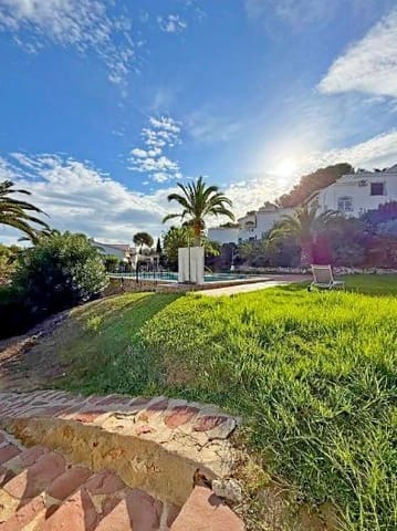 Chalet de 4 habitaciones en Moraira, Teulada-Moraira en venta con piscina garaje - 495.000 € (Ref: 9361893)