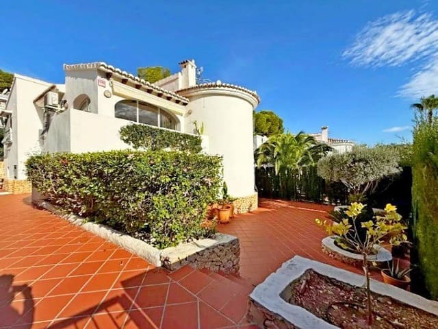 Chalet de 4 habitaciones en Moraira, Teulada-Moraira en venta con piscina garaje - 495.000 € (Ref: 9361893)