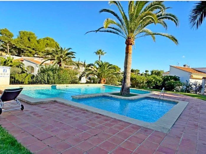 Chalet de 4 habitaciones en Moraira en venta con piscina garaje - 495.000 € (Ref: 9361893)